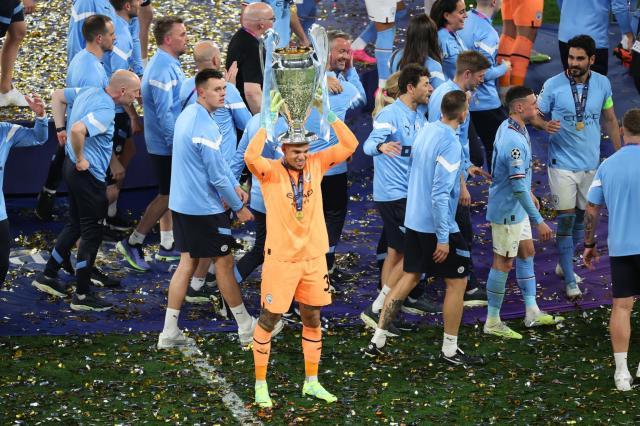 九游娱乐APP-天雷变功臣！“失误型门将”拯救曼城